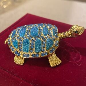 Sparkly turtle trinket box